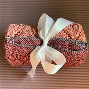 {Knit Baby Blanket} 💕heart design